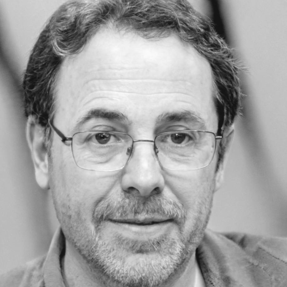 Retrato profesional de Celestino Morán